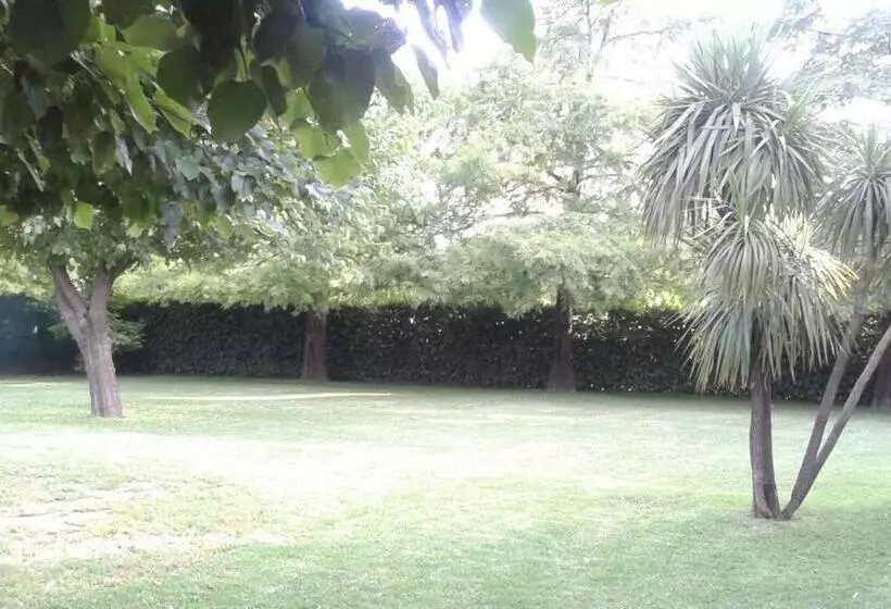 ベッドアンドブレックファースト Posada Del Leñatero Ezeiza