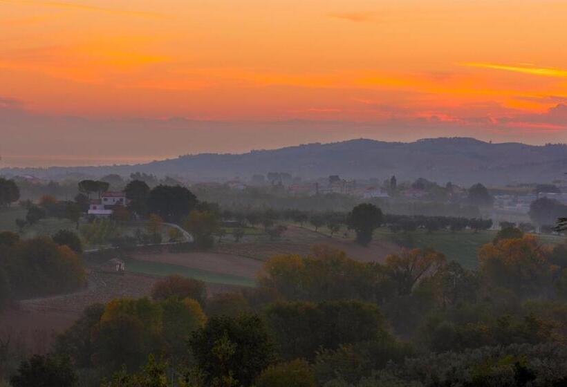 Отель Casale Delle Arti