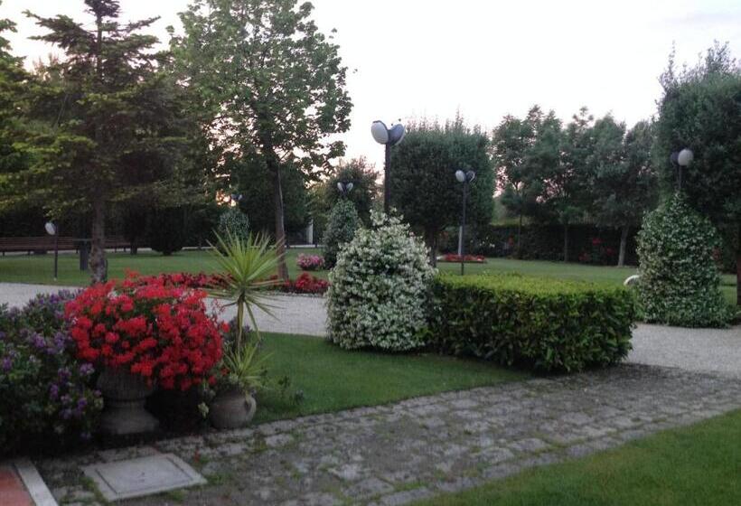 Отель Casale Delle Arti