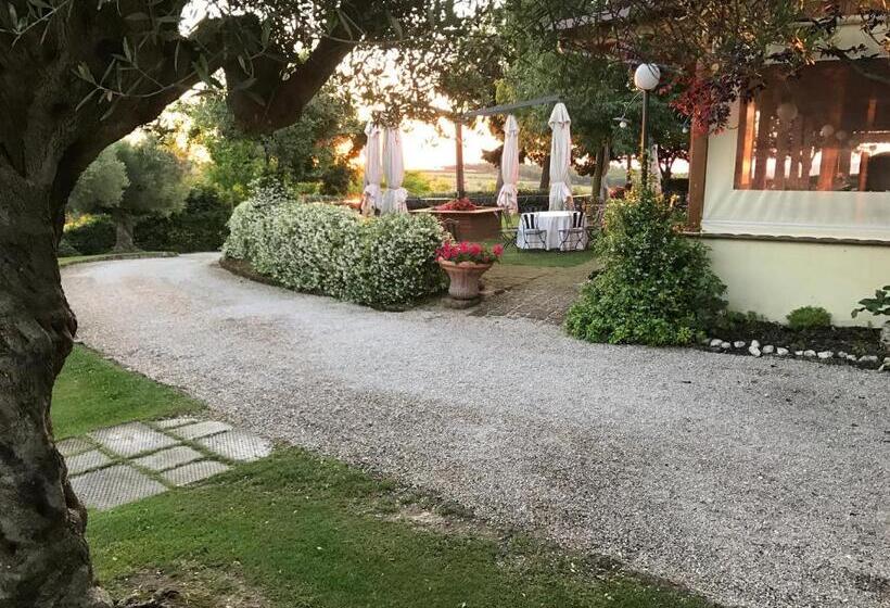 Отель Casale Delle Arti