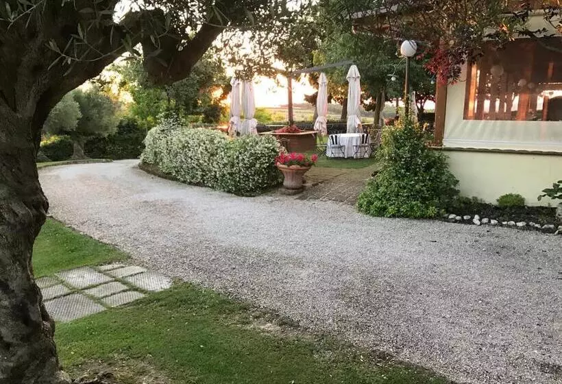 Hotelli Casale Delle Arti