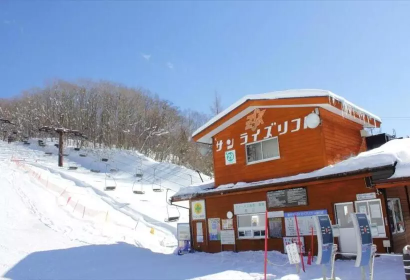 Hotelli Snow Freak Sunrise