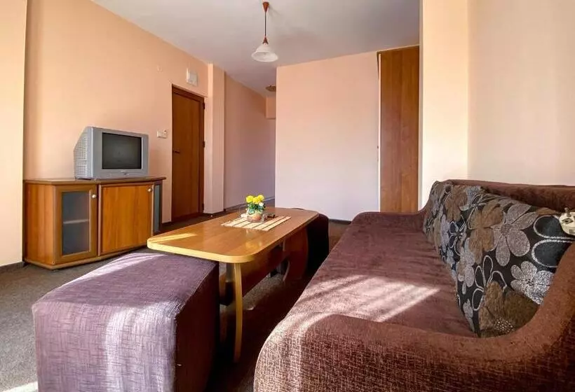 Hotelli Vanessa Family