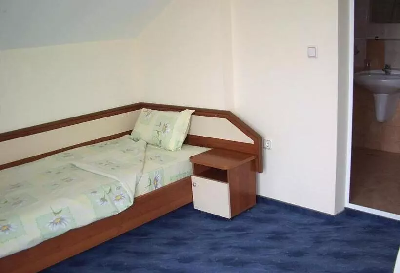 Hotelli Vanessa Family