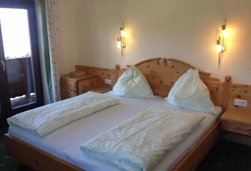 هتل Weisssteinalm