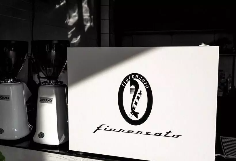 Hotelli Yamee Homestay Cafe