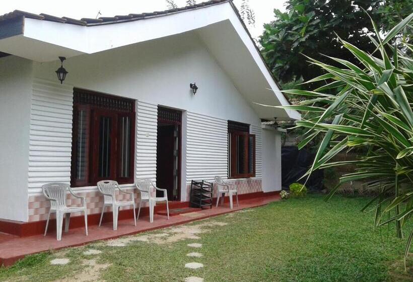 بنسيون Family Guest House