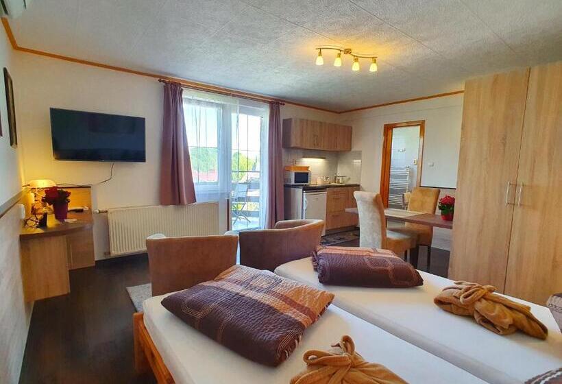 פנסיון Hévíz Villa Familia