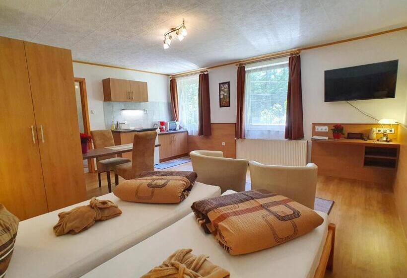 פנסיון Hévíz Villa Familia