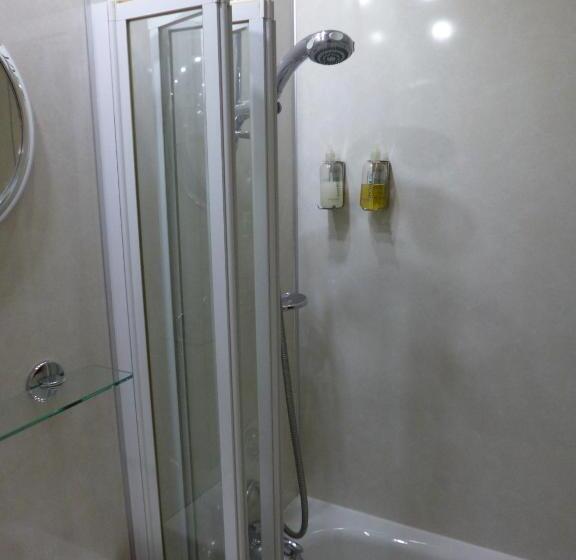 Пансион Macdonald House