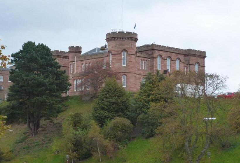 Пансион Macdonald House