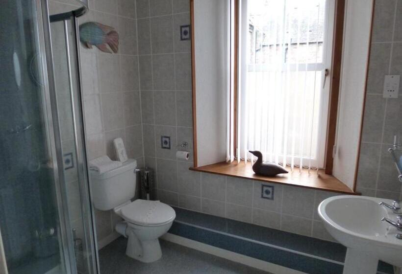 Пансион Macdonald House