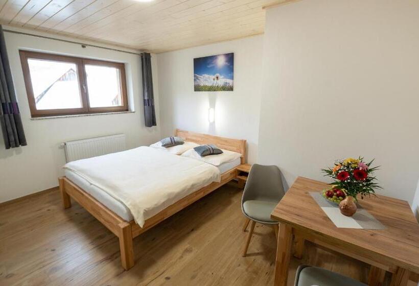 ペンション Penzion Kamzik A Drevenica