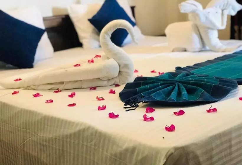 پانسیون Tamaro Beach Resort