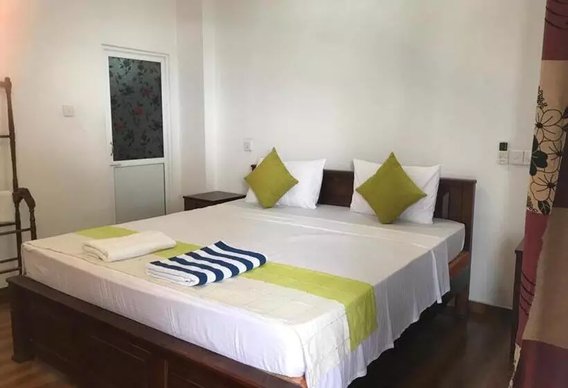 پانسیون Tamaro Beach Resort