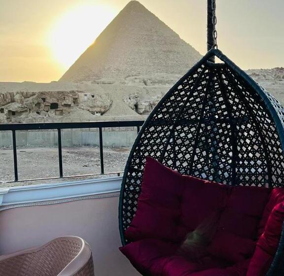 تختخواب و صبحانه Grensha Pyramid And Sphinx View