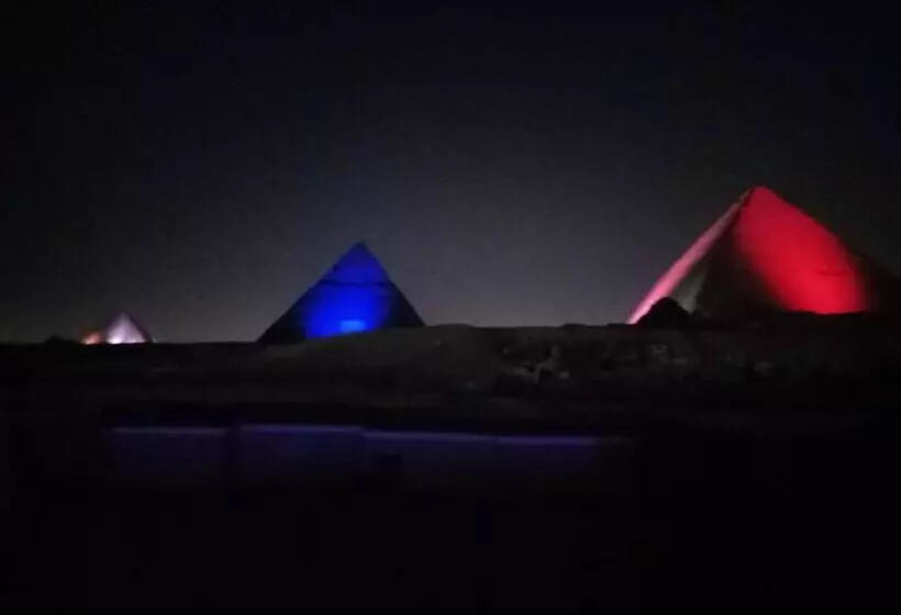 تختخواب و صبحانه Grensha Pyramid And Sphinx View
