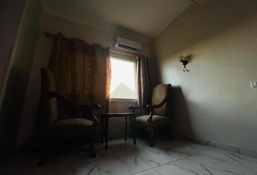 تختخواب و صبحانه Grensha Pyramid And Sphinx View