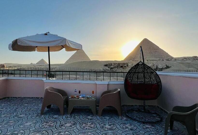 تختخواب و صبحانه Grensha Pyramid And Sphinx View