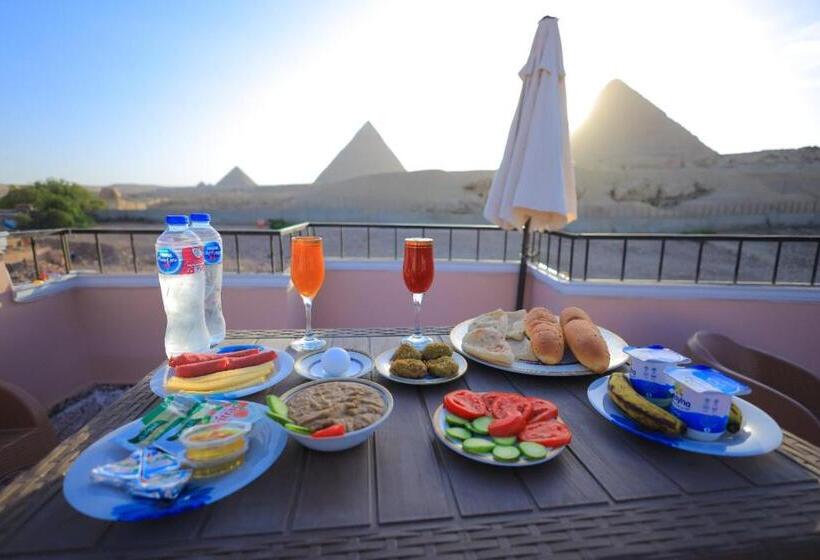 تختخواب و صبحانه Grensha Pyramid And Sphinx View