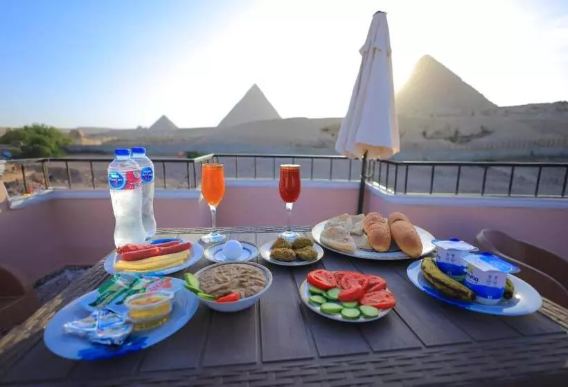 تختخواب و صبحانه Grensha Pyramid And Sphinx View