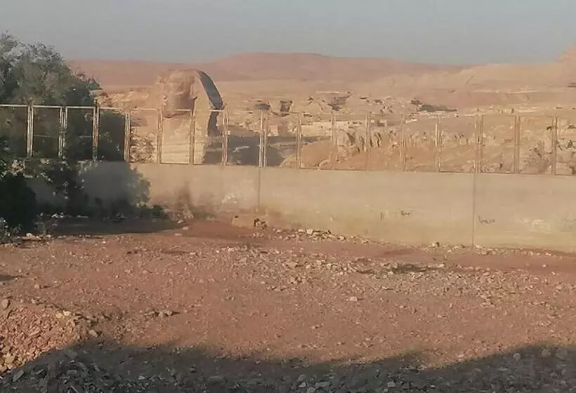 تختخواب و صبحانه Grensha Pyramid And Sphinx View