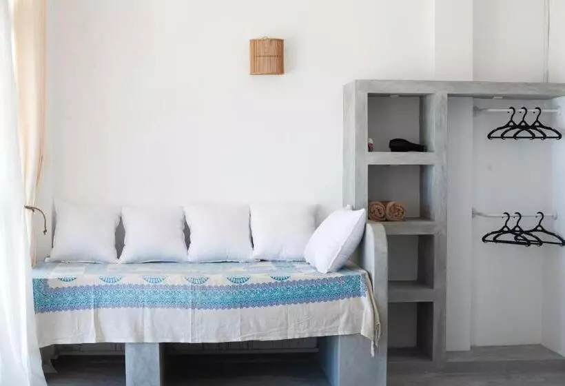 ベッドアンドブレックファースト Marshmellow Beach Rooms   Sri Lanka