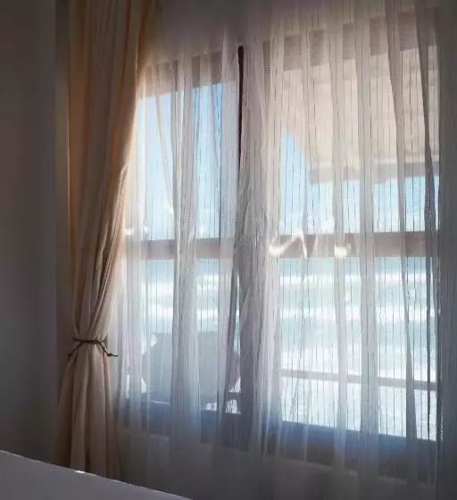ベッドアンドブレックファースト Marshmellow Beach Rooms   Sri Lanka