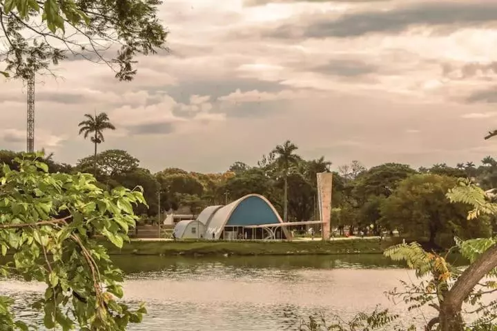 ホテル Flat Pampulha Orla Prox Mineirão