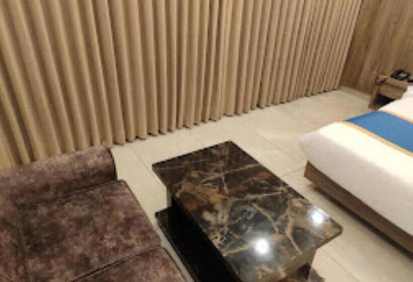 בית מלון כפרי Hilston Dwarka