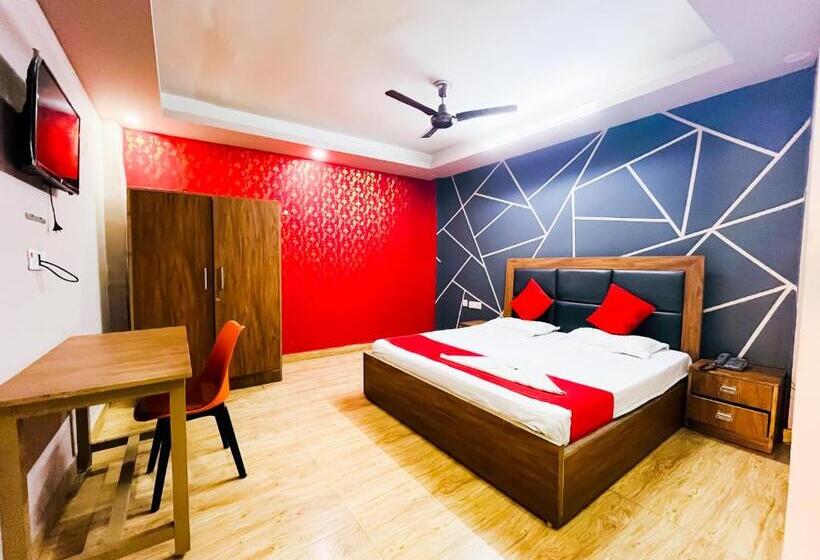 هتل Luxe Getaways Classic  Nizammuddin Railway Station