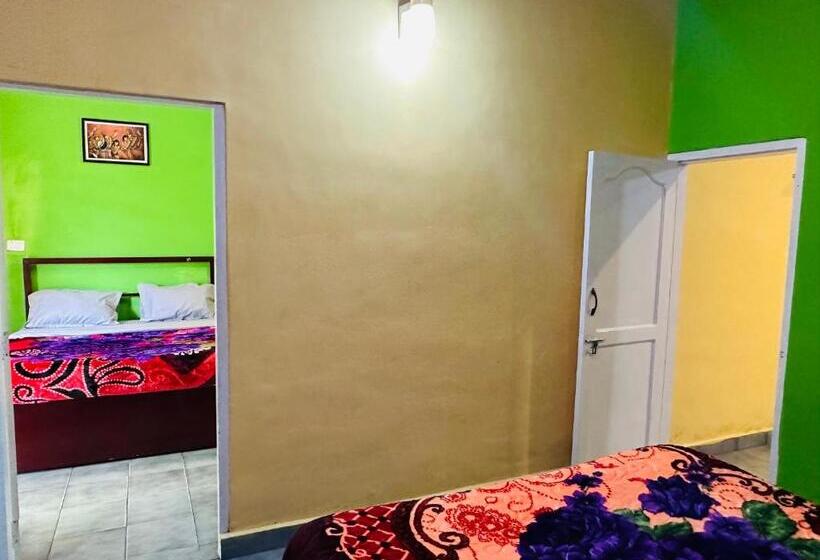 Отель Maharaja Cottage