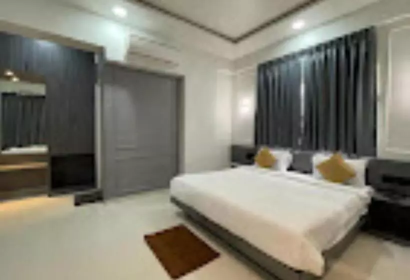Hotelli Oberon Solapur