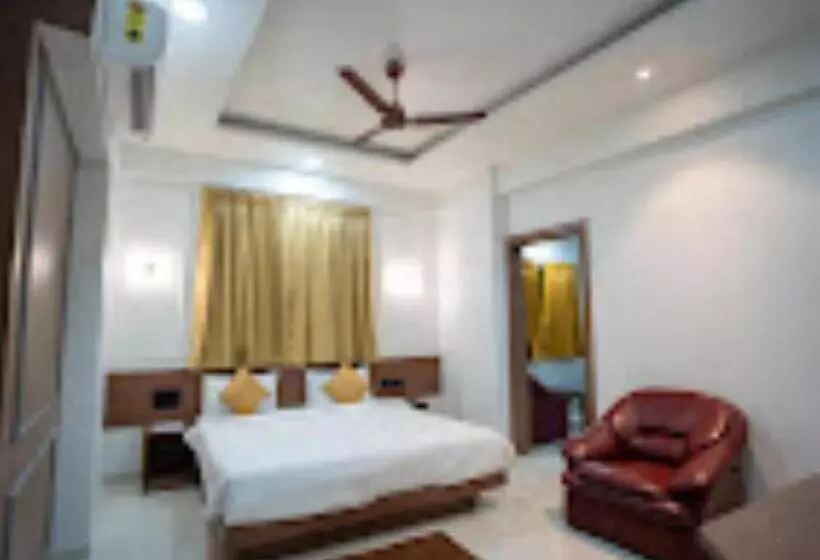 Hotelli Oberon Solapur