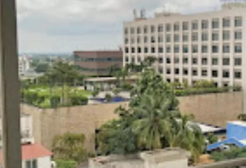 Hotelli Oberon Solapur