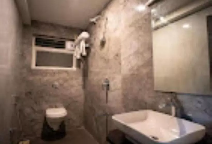 Hotelli Oberon Solapur