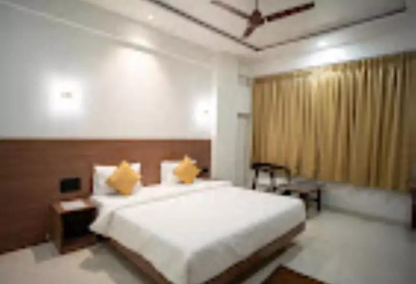 Hotelli Oberon Solapur