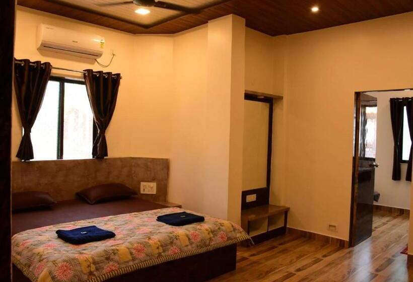 Hotelli Suyog Matheran