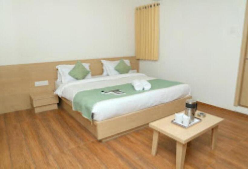 هتل The Rivera,rajkot