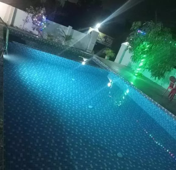 ホテル Tridev Coastal Villa Alibag