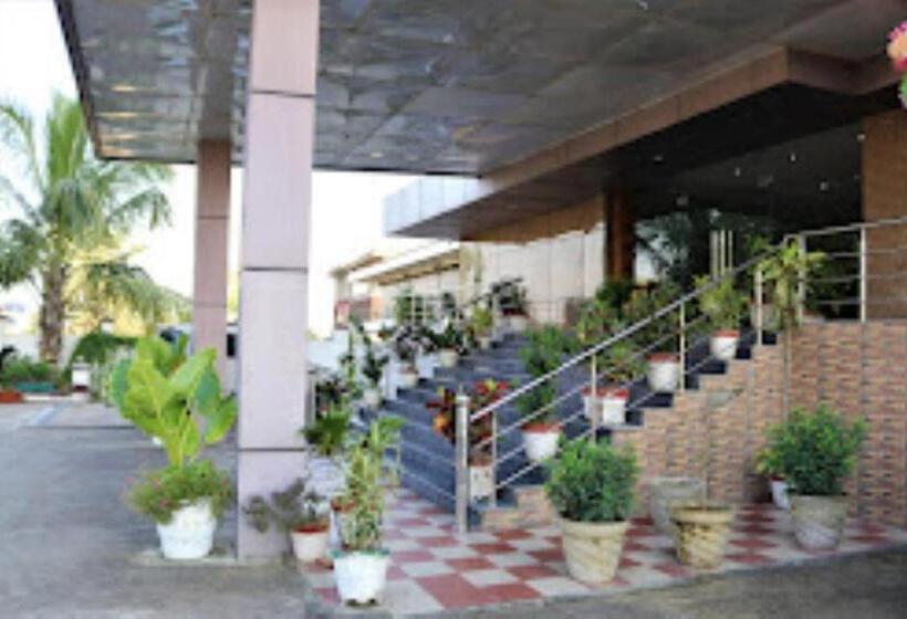 Отель Vaishnavi Heights,manjurahi