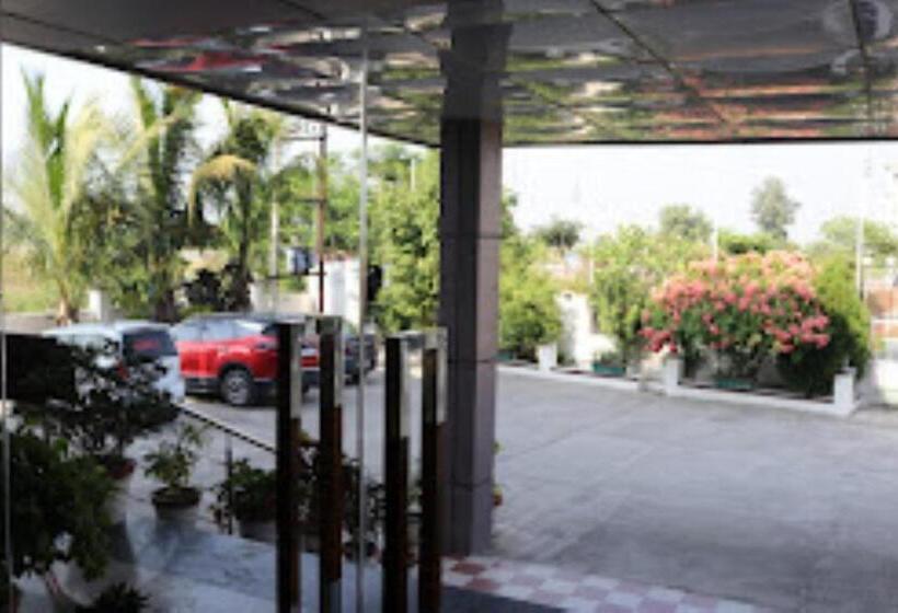 Отель Vaishnavi Heights,manjurahi