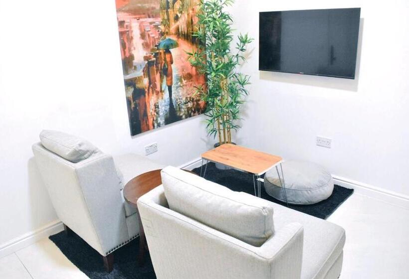 هتل Wallgate Apartments Abuja