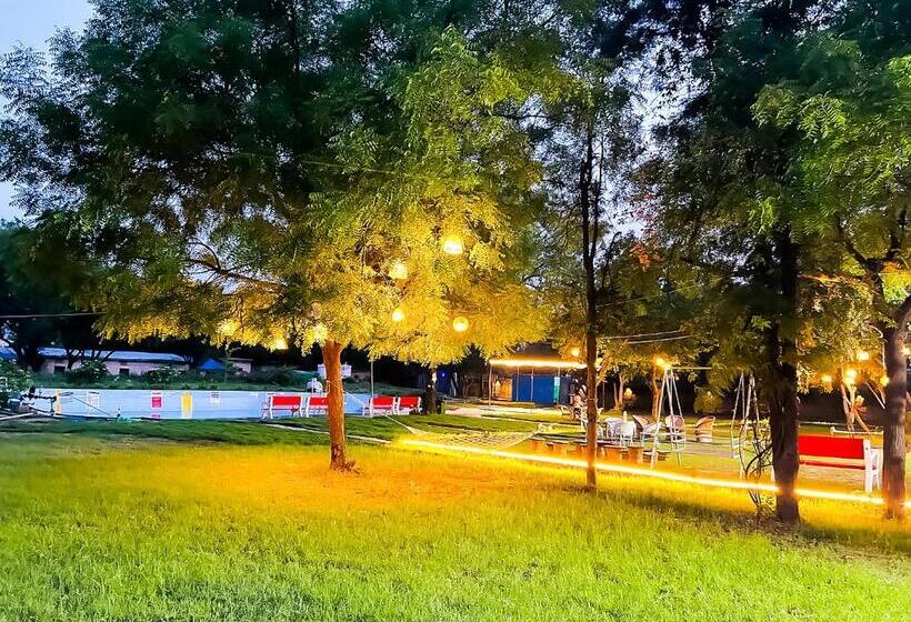 ホテル Willow Farm   Sohna  Gurgoan Road