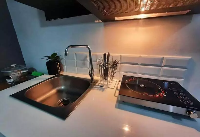 L1 Twin Bed Staycation In Bonifacio Global City 4