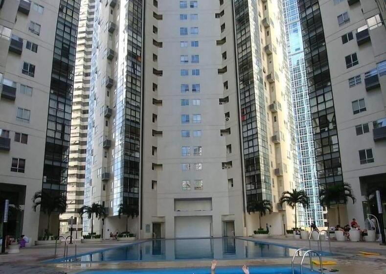 L1 Twin Bed Staycation In Bonifacio Global City 4