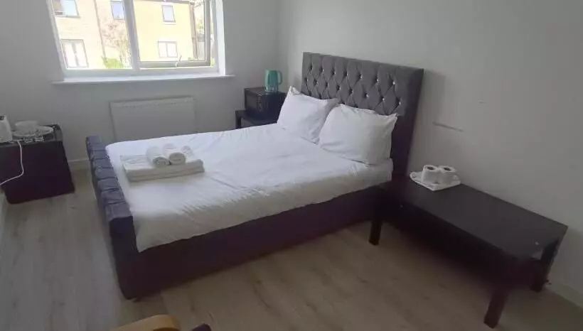 ペンション Vishisamarth Com 8f 15 Min Walk To Coop, Arena ,etihad ,city Centre, Free Car Parking ,free Snacks