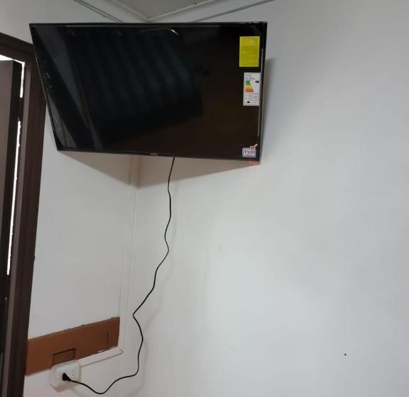 膳宿费 Falopa, Maracas Y Asociados