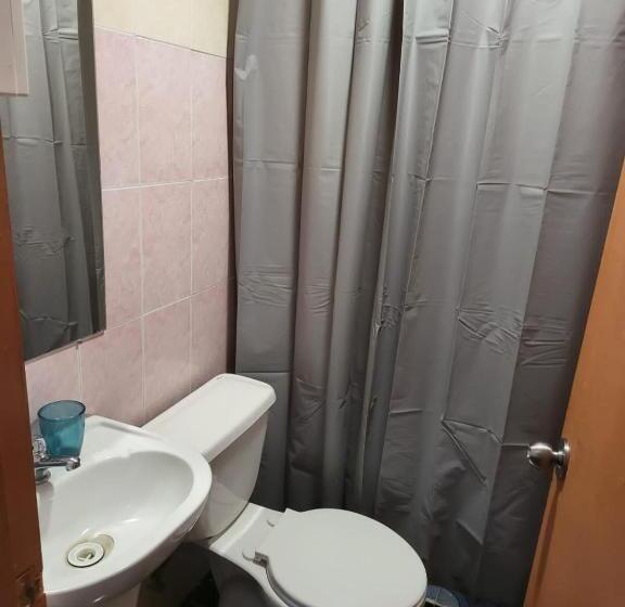 膳宿费 Falopa, Maracas Y Asociados