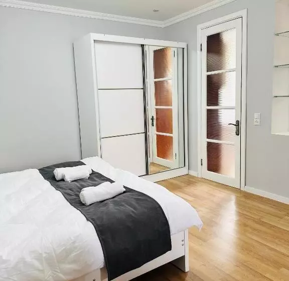 پانسیون Guest House N&v